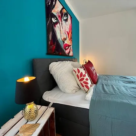 Blue Chili 22 - 2-raum-wohnung Im Stadtfeld Ost *